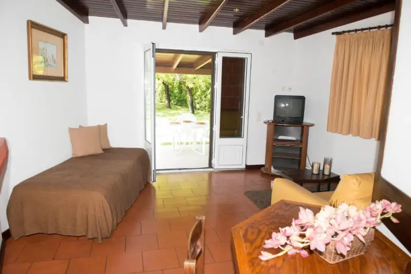 One-Bedroom Apartment (2 Adults + 2 Children)